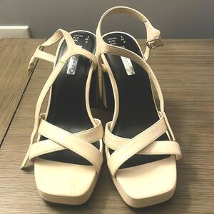 NWT Primark Cream Colored Sandals